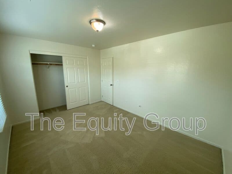 Visalia House: 1025 West Reese Ct