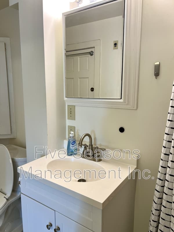 Burlington Condo: 432 Colchester Avenue