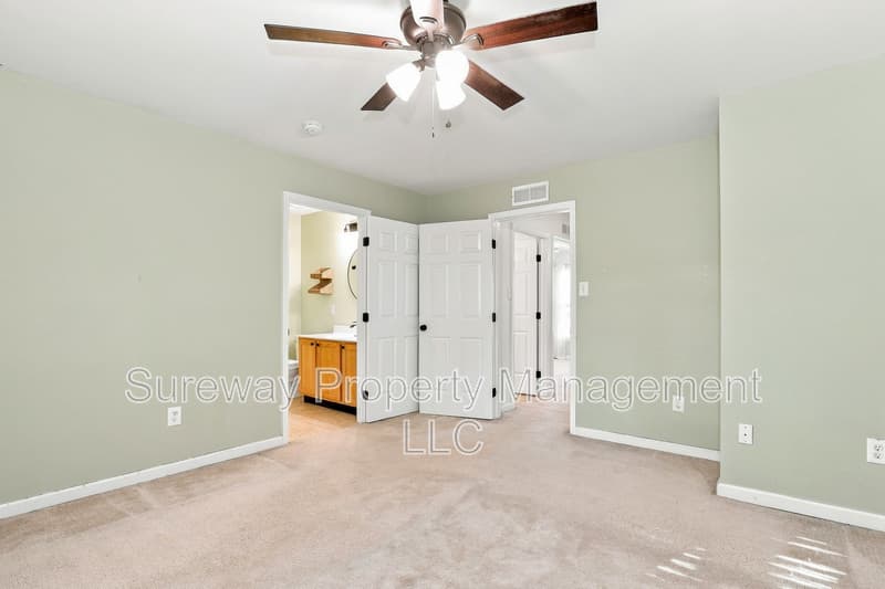 Burlington Townhome: 15 Guilford Place