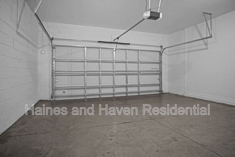 Lake Hamilton House: 2504 Peony Pl