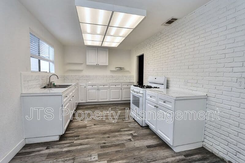 Sacramento House: 2733 Marilona Drive