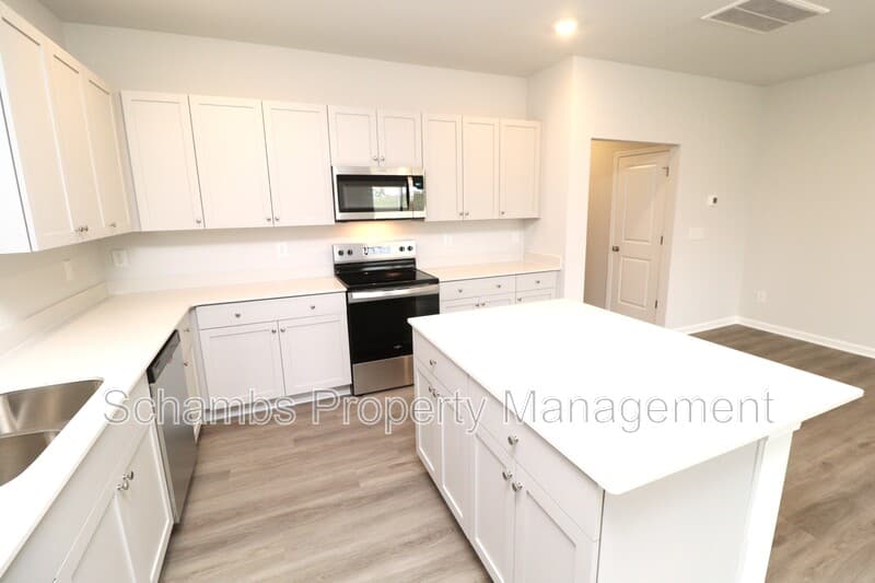 Fuquay Varina House: 3314 Bailey Lake Dr