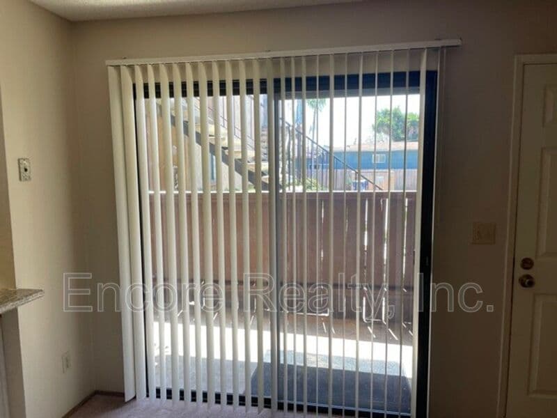 Chula Vista Condo: 616 Oaklawn Avenue