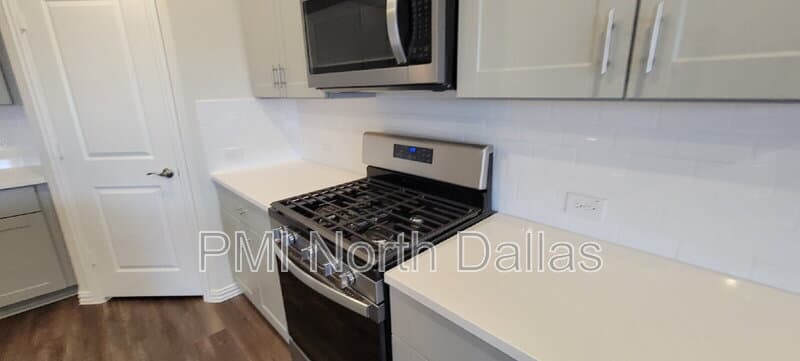 Fort Worth House: 2633 Oneida Lane