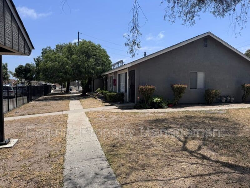OXNARD Condo: 1834/1840/1850 PERICLES ST