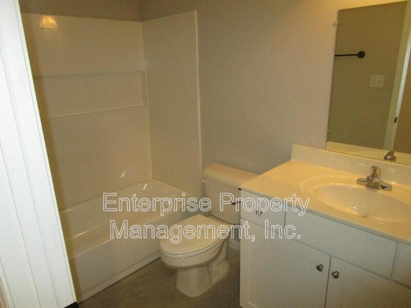 Memphis House: 3490 Ardmore St