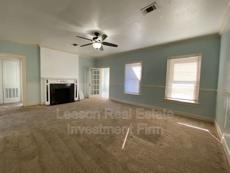 Shreveport House: 322 College St