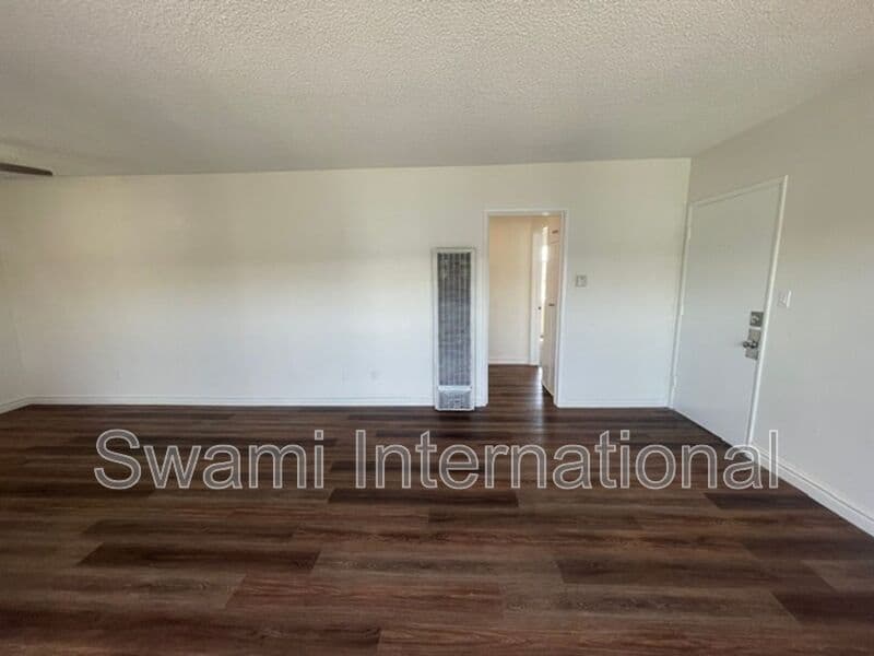 Inglewood Condo: 947 Myrtle Avenue