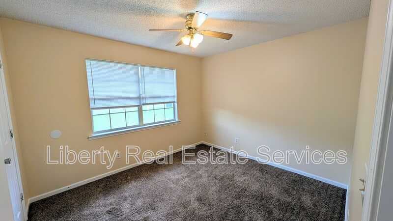 Hinesville House: 1460 Flo Zechman Dr