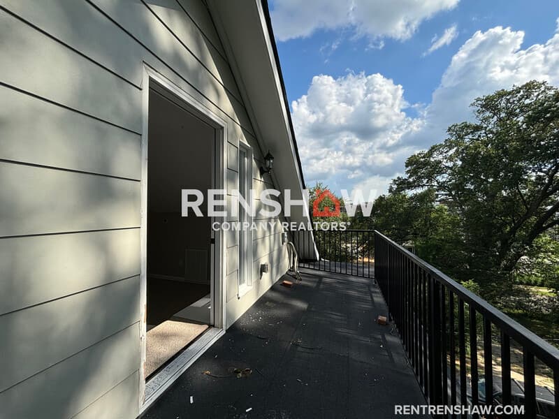 Memphis House: 59 N Willett St
