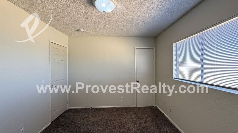 Apple Valley House: 22544 Sioux Rd
