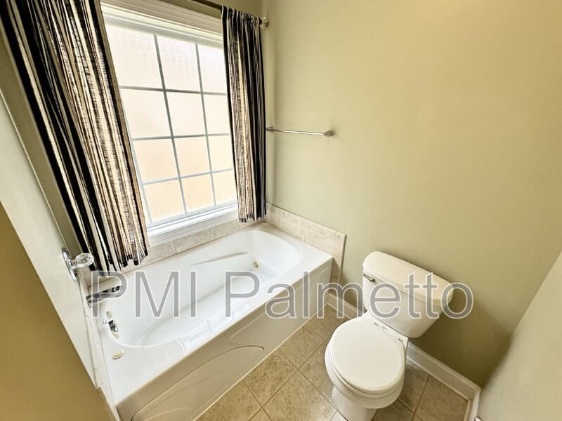 Lexington Townhome: 117 Park Ridge Way