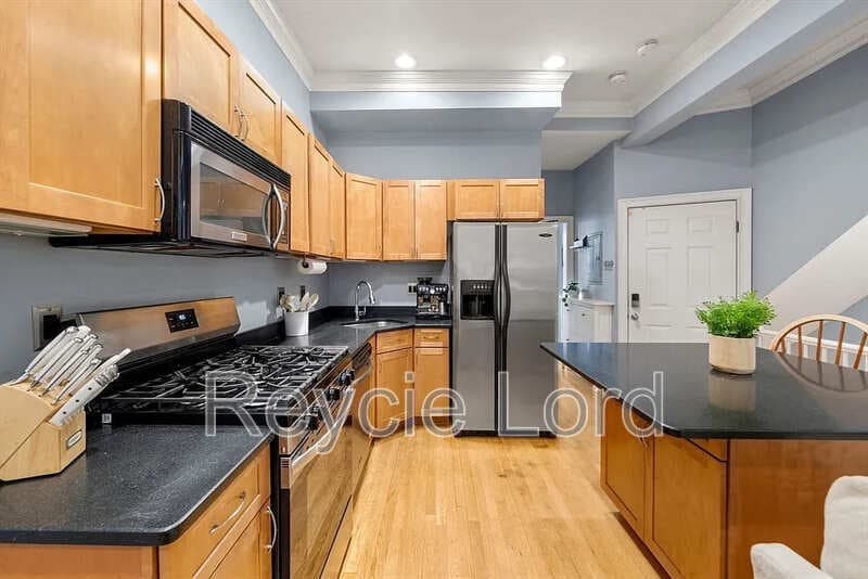 South Boston Condo: 691 E 8th St
