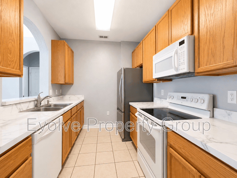 Orlando House: 8775 Sartori St.