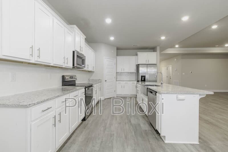 Ocean Springs House: 1208 Carraway Cove