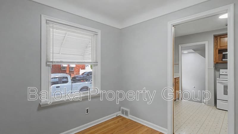 Lincoln Park House: 2957 Fort Park Boulevard