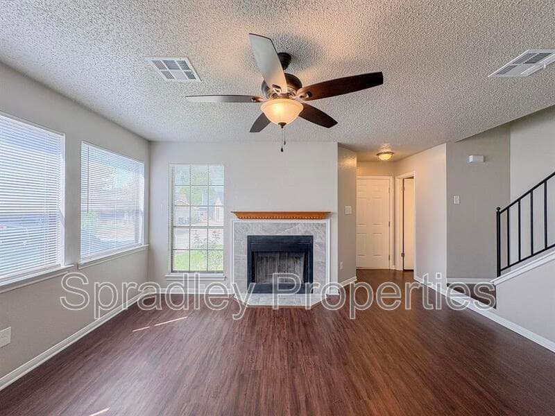 Temple House: 4801 Stone Ridge Dr