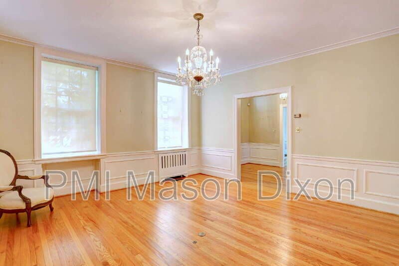 Baltimore House: 5304 Springlake Way