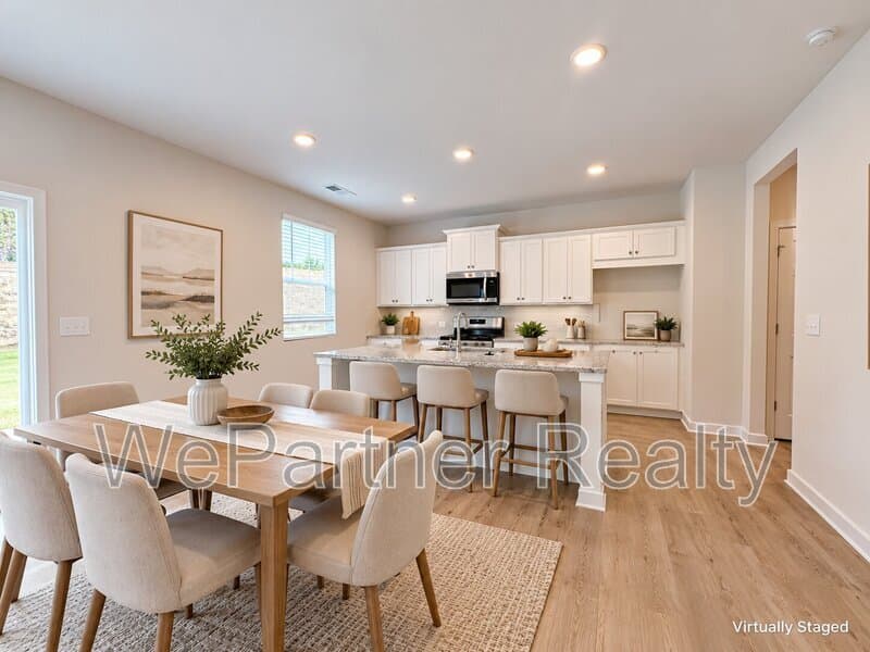 Douglasville House: 7225 Lacey Dr