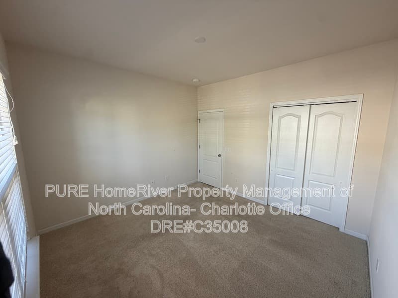 Mooresville House: 150 Farmers Folly Drive
