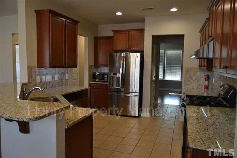 Apex House: 856 Bay Bouquet Lane