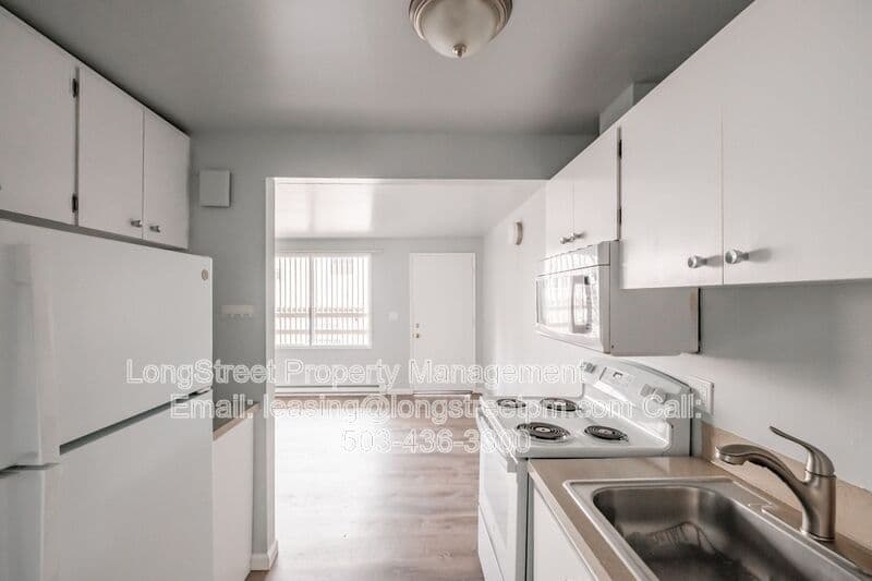 Corvallis Apartment: 115 NW 15th St