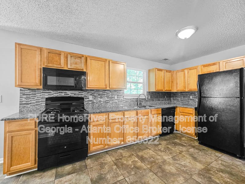 Covington House: 70 Cinnamon Oak Cir
