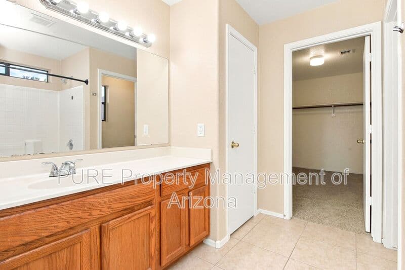 Gilbert House: 507 W Horseshoe Ave