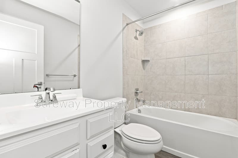 Cinnaminson Townhome: 126 Nathan Dr