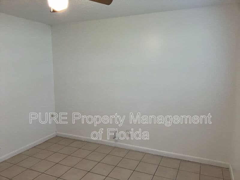 Ocala House: 5714 SE 4th Street