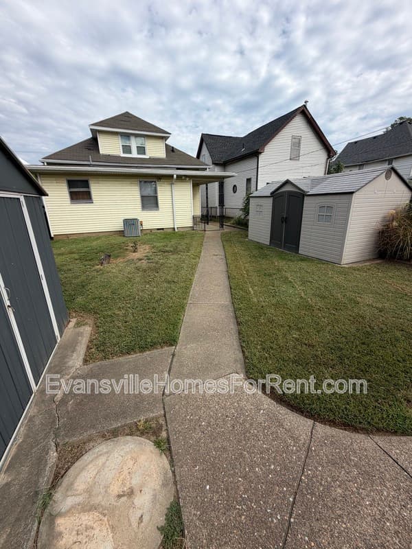 Evansville House: 737 East Virginia Street