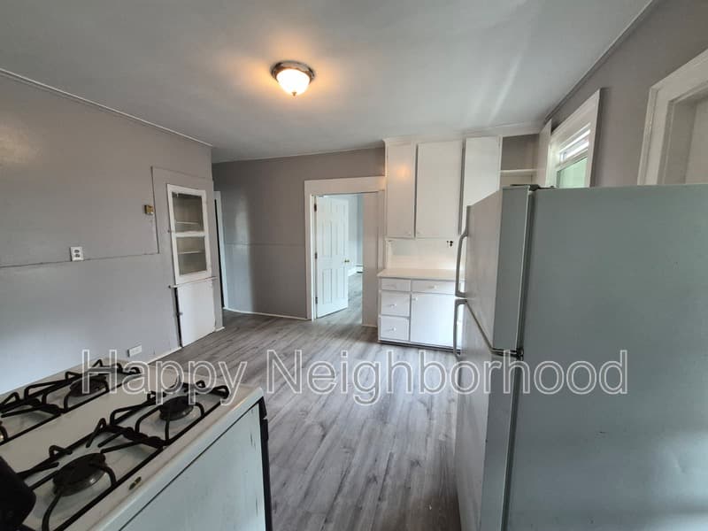 Middletown House: 46 Green StreetUnit 2B