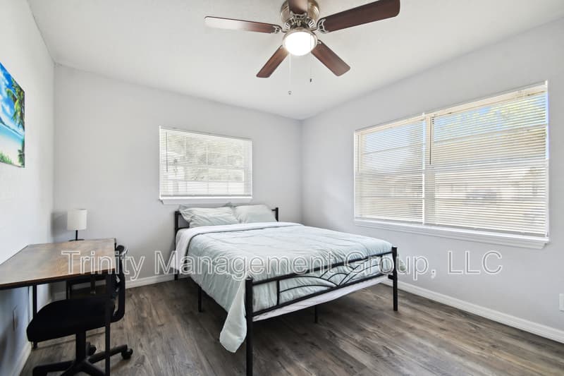Dunedin House: 1051 Dogwood Drive - Room 1