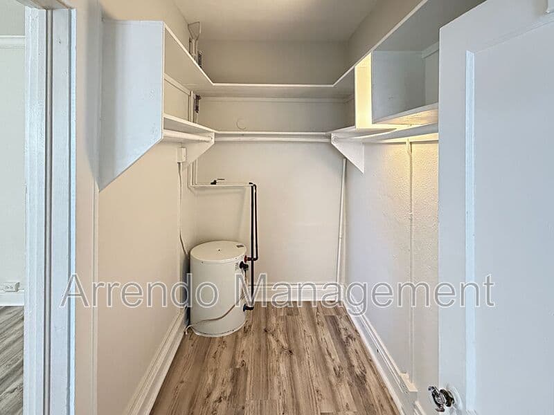 Coral Gables House: 126 Mendoza Ave