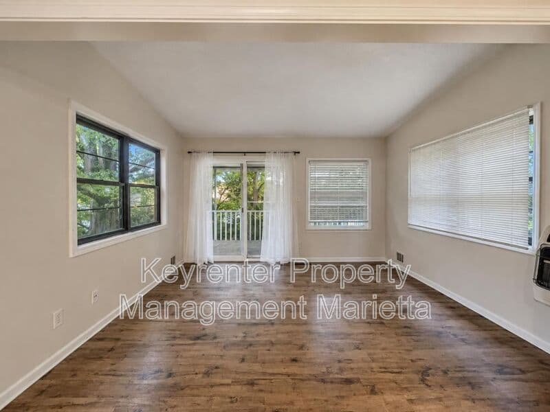 Smyrna House: 3230 Lamar Cir SE