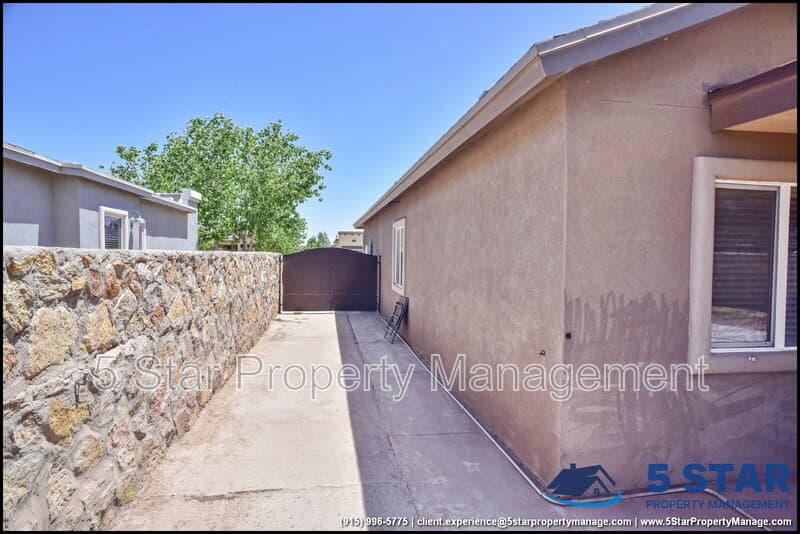 Socorro House: 703 Lt Joe Magellanes Road !!
