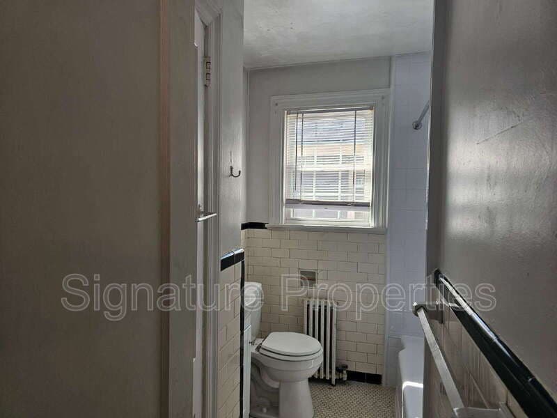 Richmond Condo: 903 Lake Rd