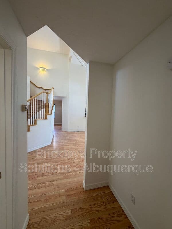 Albuquerque House: 6517 Glen Oak NE
