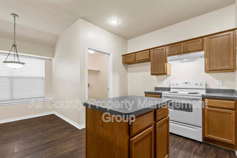 Fort Worth House: 4541 High Cotton Trail