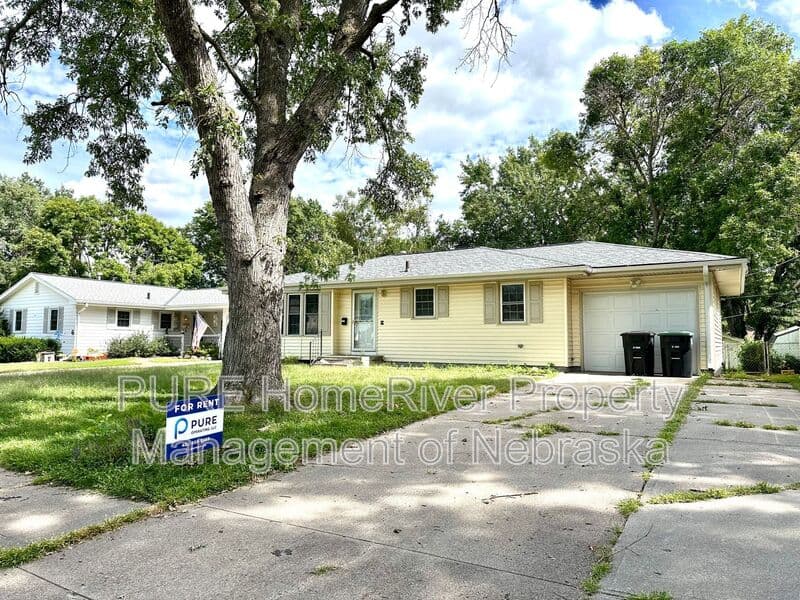 Omaha House: 12143 Ohern St