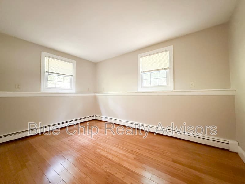 Londonderry Condo: 35 Stonehenge Rd