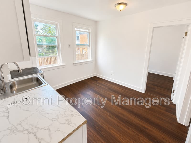 detroit Condo: 8525 maxwell