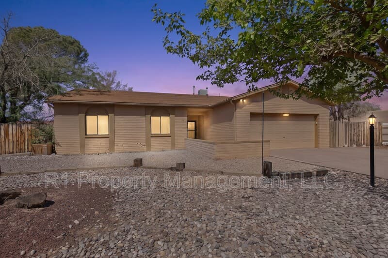 Rio Rancho House: 209 Villa Verde Drive Southeast
