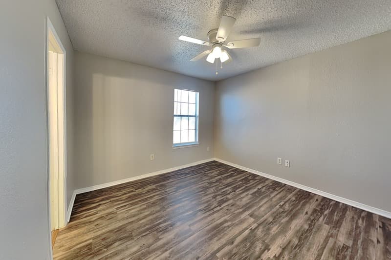 Rowlett House: 6312 Alissa Dr