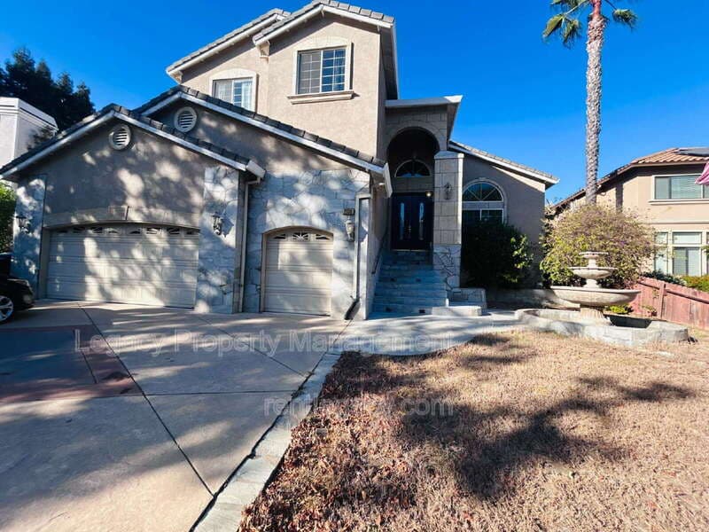 Fairfield House: 2136 Fieldcrest Ave