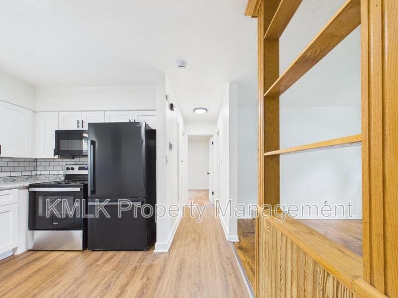 Akron House: 1624 Merrill Ave
