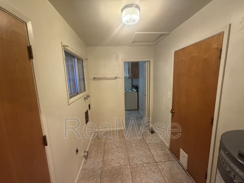Grants Pass House: 7665 Rogue River Hwy
