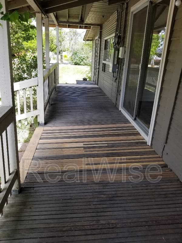 Grants Pass House: 1483 Fruitdale Dr