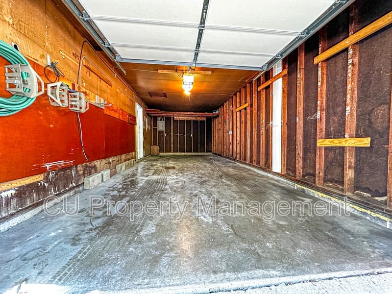 Champaign House: 910 Bellepark Drive