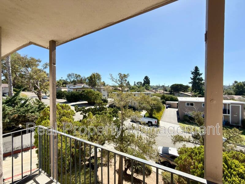 Vista Condo: 259 Alestar Street